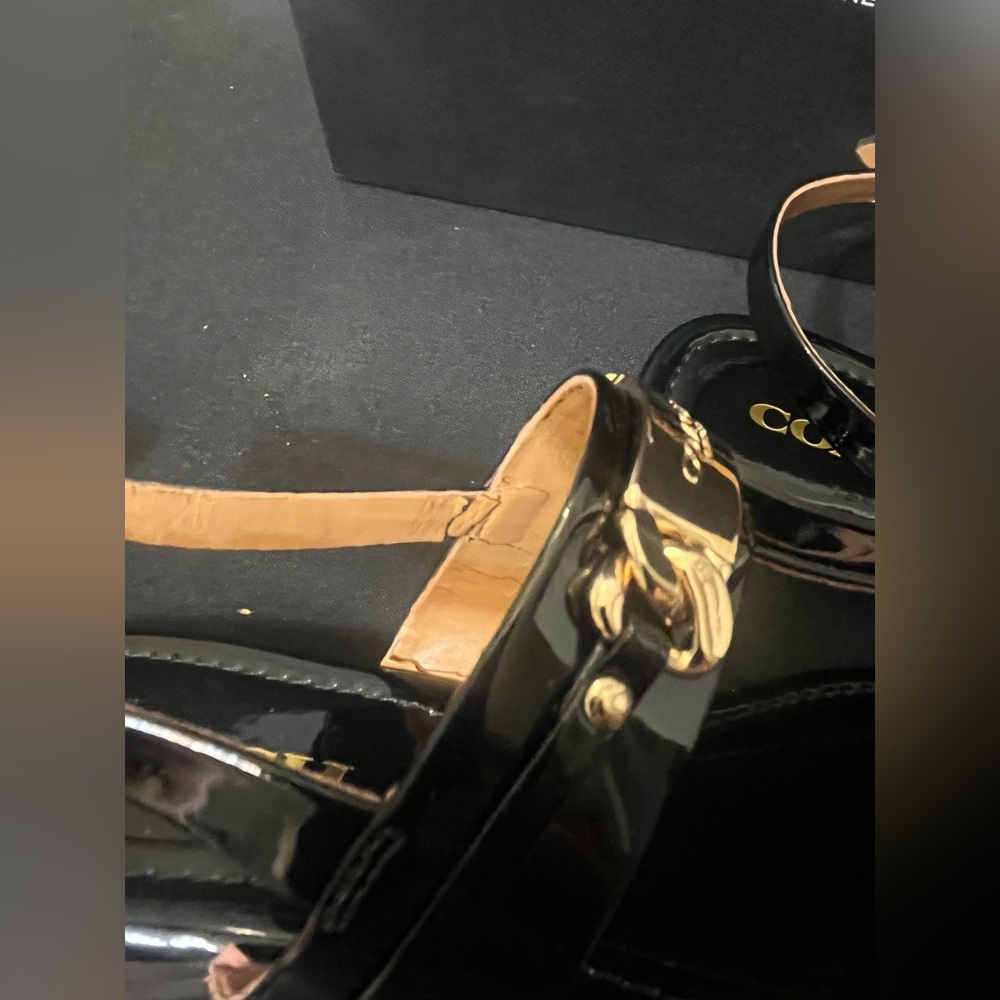 🛍️NIB Coach Black Sandals with Gold Details - Size 7.5 - Picture 6 of 7